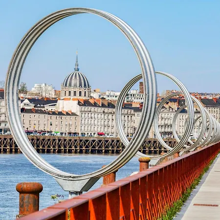 Le Nautilus-chaleureux Appart-terrasse Et Parking * Нант